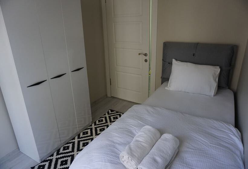 ホテル Kamondo Apartments