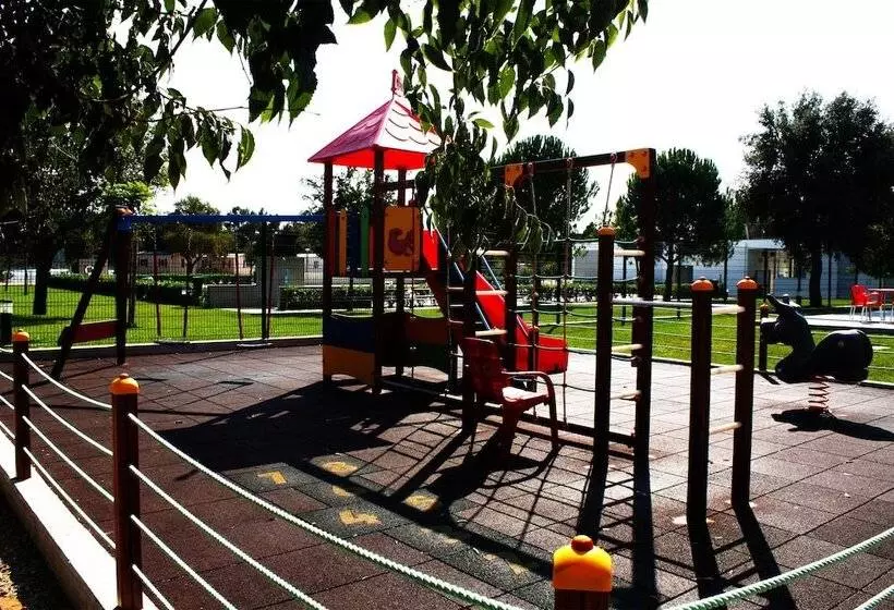 ホテル Parque De Campismo Orbitur Montargil