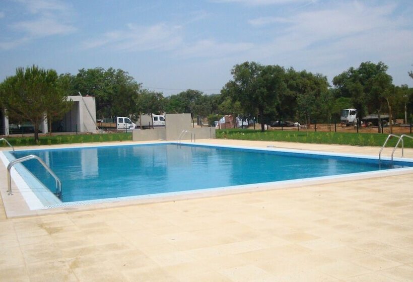 هتل Parque De Campismo Orbitur Montargil