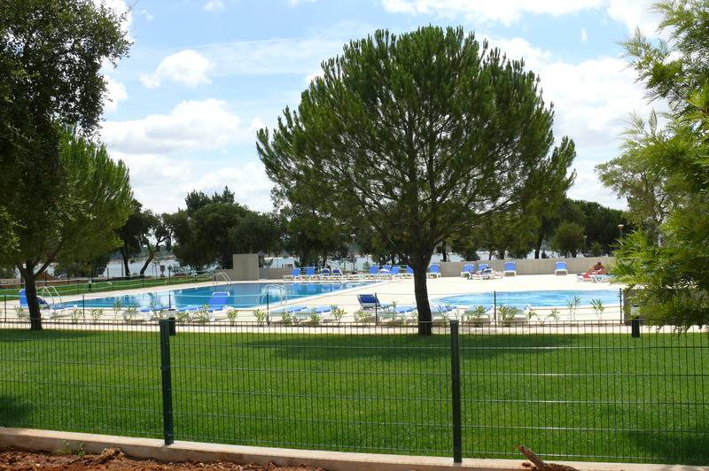 هتل Parque De Campismo Orbitur Montargil