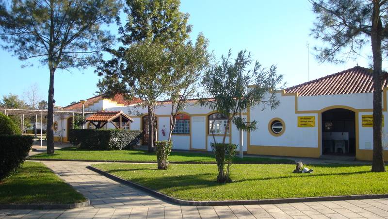 هتل Parque De Campismo Orbitur Montargil