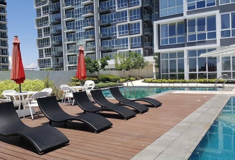 Mactan Newtown Boulevard By Fjcivo