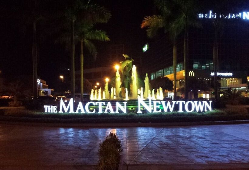Mactan Newtown Boulevard By Fjcivo