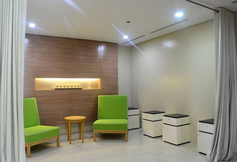 Mactan Newtown Boulevard By Fjcivo