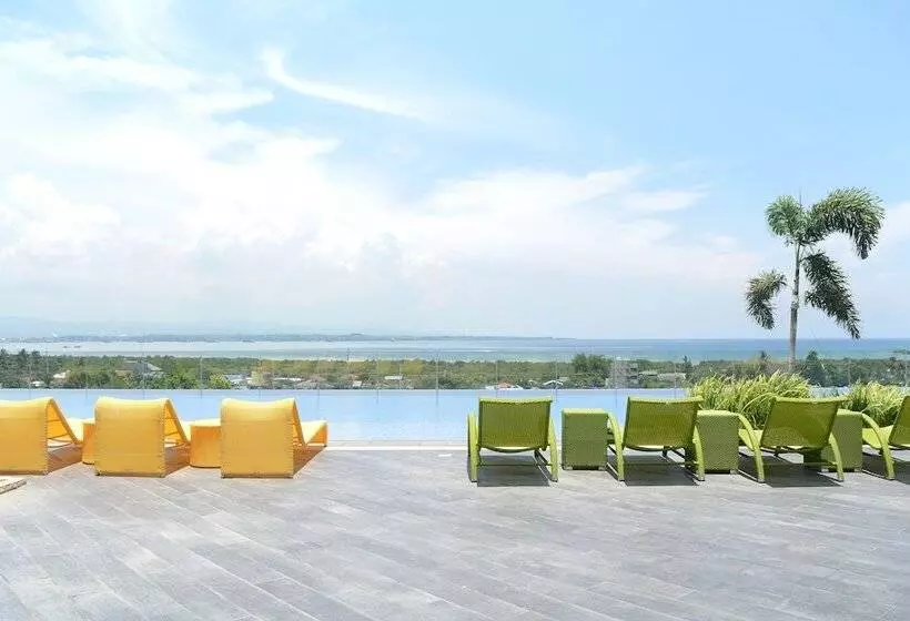 Mactan Newtown Boulevard By Fjcivo