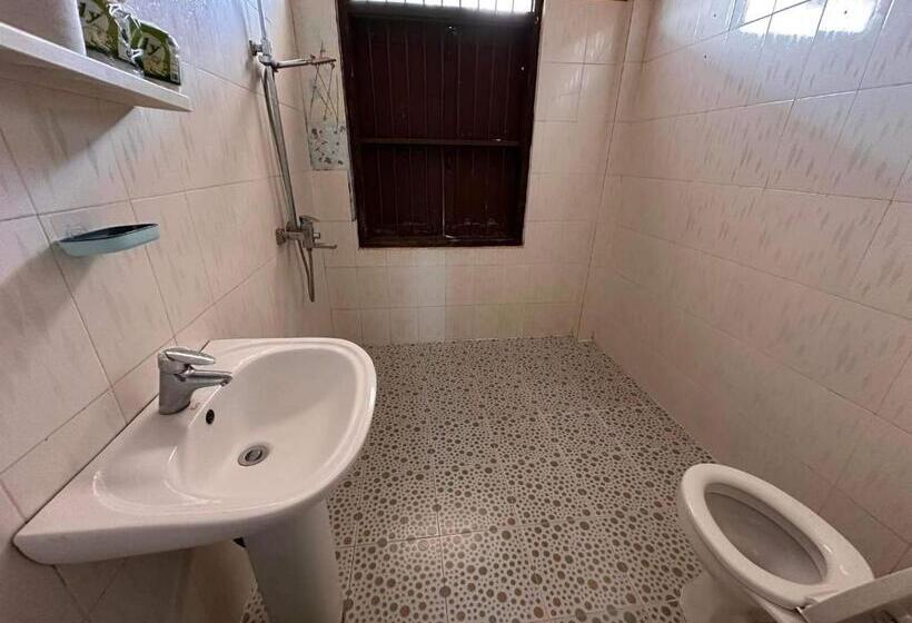 Vongprachan Backpackers Hostel