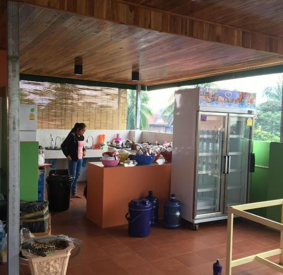 Vongprachan Backpackers Hostel