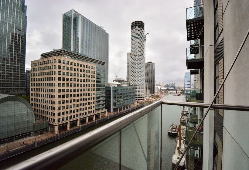 Canary Wharf   Corporate River View Apartments
