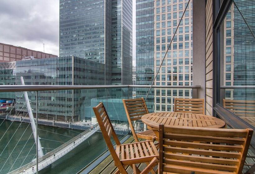 Canary Wharf   Corporate River View Apartments