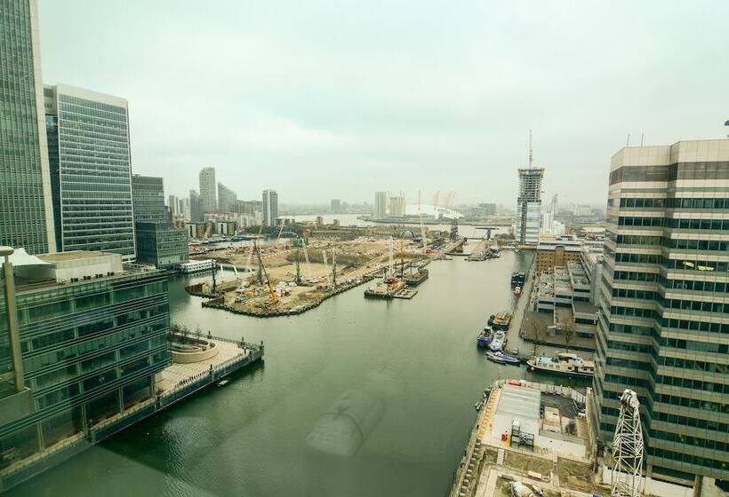 Canary Wharf   Corporate River View Apartments