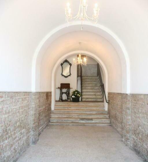 مسافرخانه Domus Valadier B&b Guesthouse