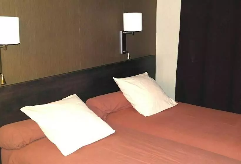 Hotelli Hôtel Restaurant Des Lys