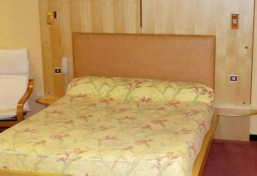 Hotelli Hôtel Restaurant Des Lys