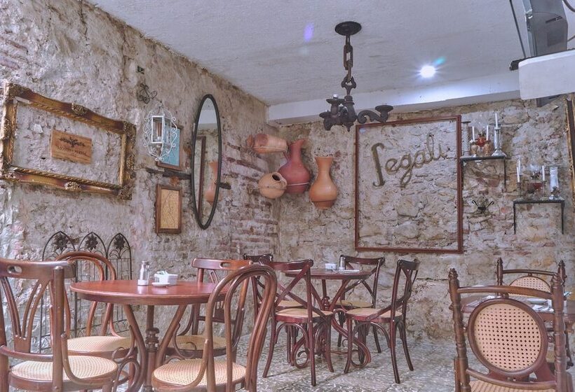 ホテル Fegali Art Boutique