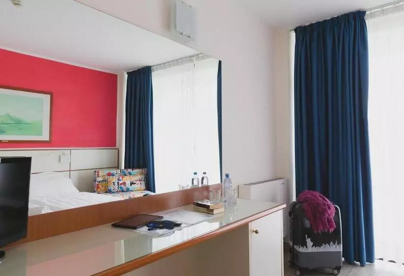 ホテル Holiday Sport & Relax