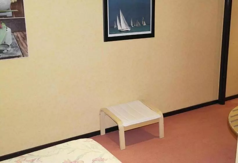 Hotelli Hôtel Restaurant Des Lys