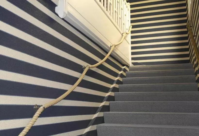 Hotelli Hôtel Restaurant Des Lys