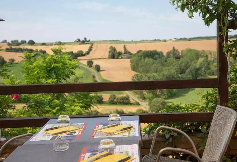 Logis Hotels   Le Relais Des Deux Vallées   Hôtel Et Restaurant