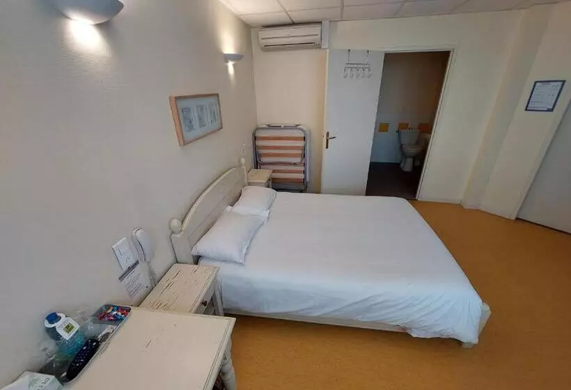 Logis Hotels   Le Relais Des Deux Vallées   Hôtel Et Restaurant