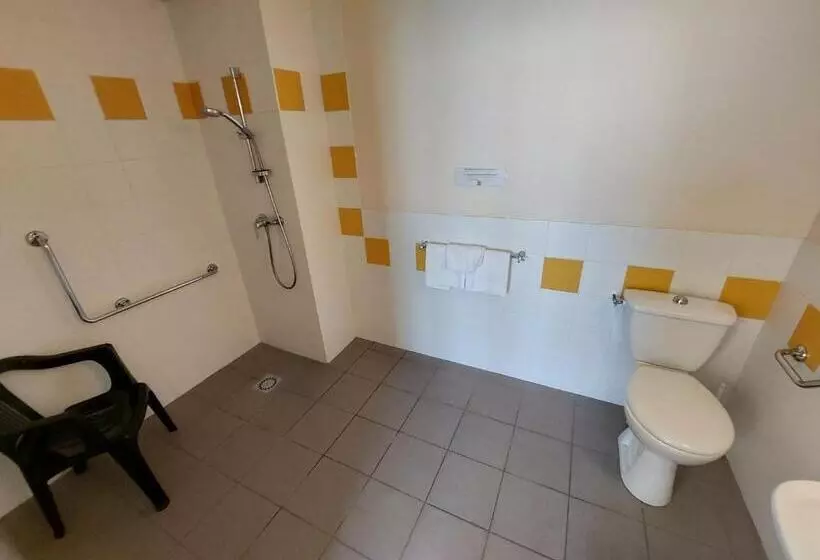 Logis Hotels   Le Relais Des Deux Vallées   Hôtel Et Restaurant