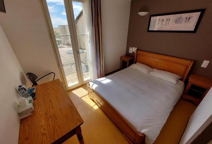 Logis Hotels   Le Relais Des Deux Vallées   Hôtel Et Restaurant