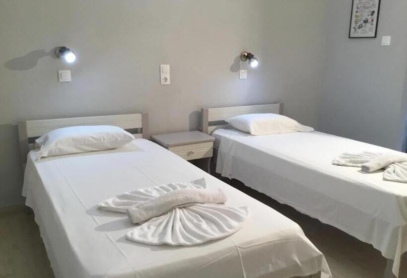 هتل Plubis Studios