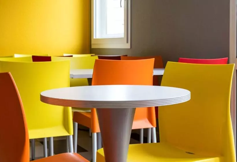 ホテル Premiere Classe Roissy  Aeroport Charles De Gaulle