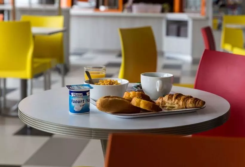 ホテル Premiere Classe Roissy  Aeroport Charles De Gaulle