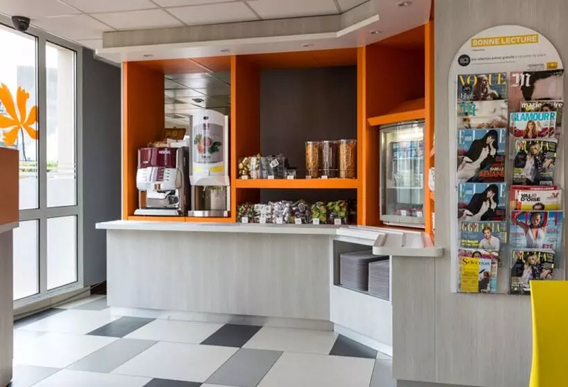 ホテル Premiere Classe Roissy  Aeroport Charles De Gaulle