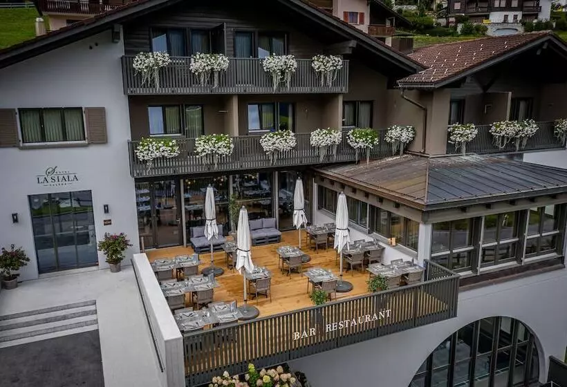 ホテル Restaurant La Siala
