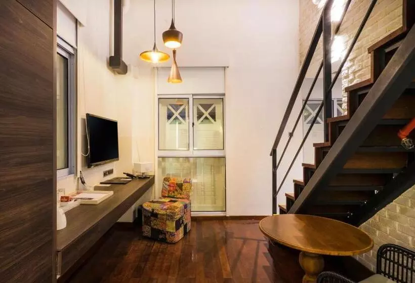 The Daulat By Hotel Calmo