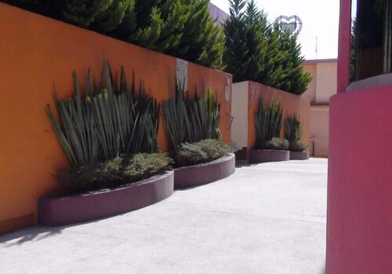 ホテル & Villas 7