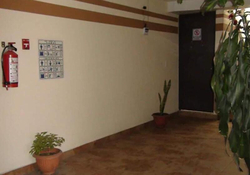 ホテル & Villas 7