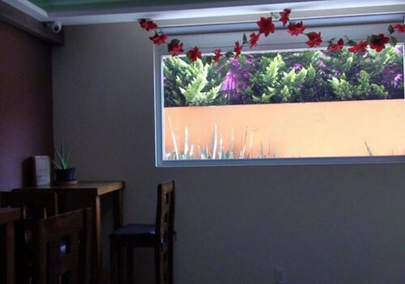 ホテル & Villas 7