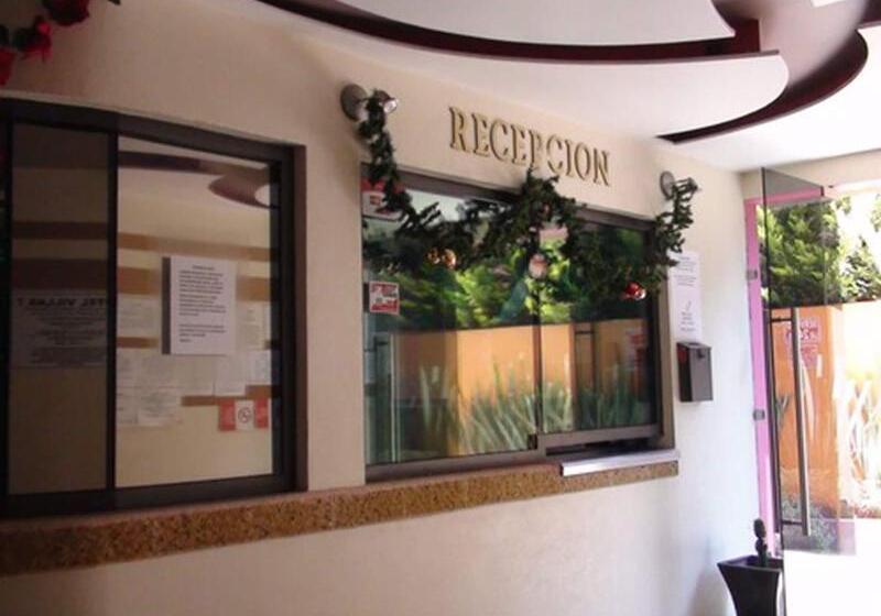 ホテル & Villas 7