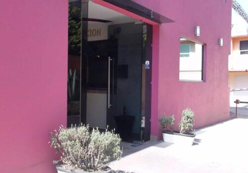 ホテル & Villas 7