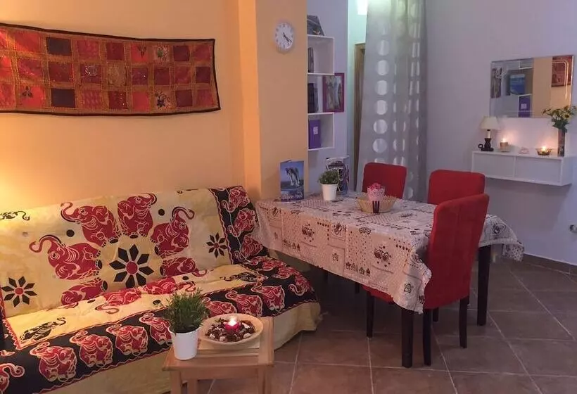 Iris Holiday Apartment