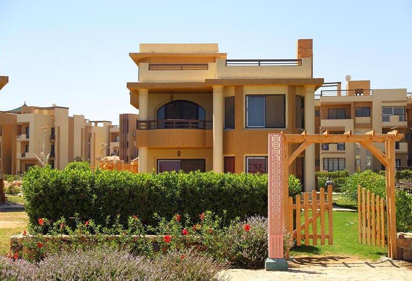 استراحتگاه Bluebayasia Elsokhna Families Only