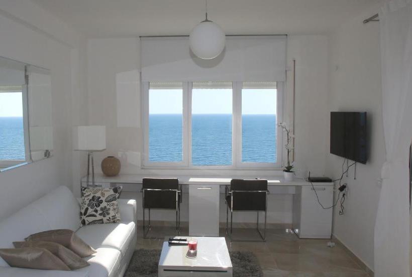 White Residence Luxury Apartments