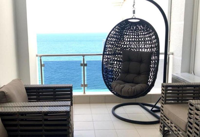 White Residence Luxury Apartments