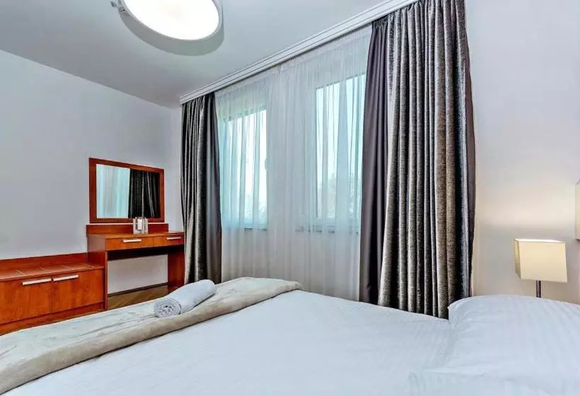 Aparthotel Adeo