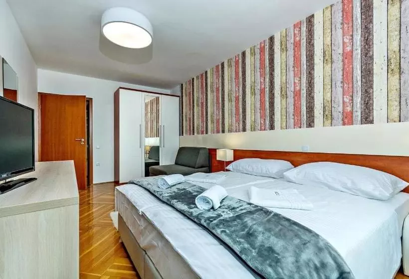 Aparthotel Adeo