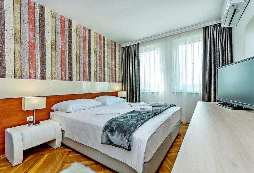 Aparthotel Adeo