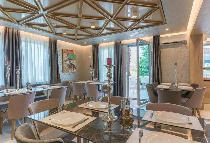 Aparthotel Adeo