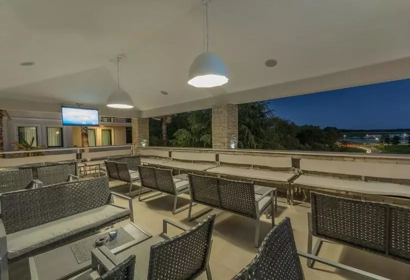Aparthotel Adeo