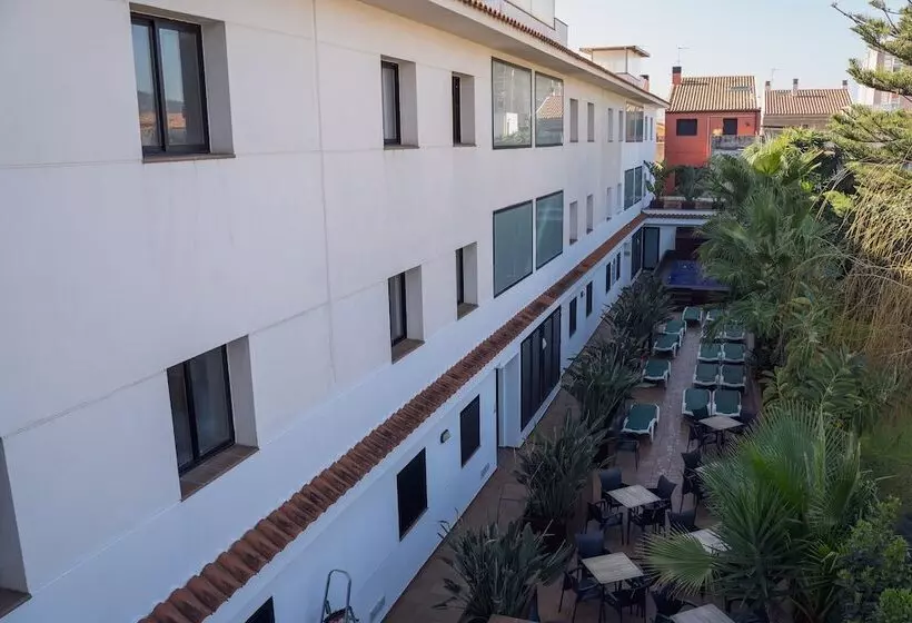 Beatrix 2000 - Caliu Apartments