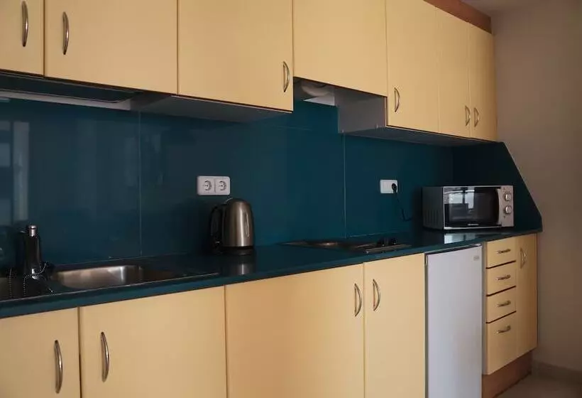 Beatrix 2000 - Caliu Apartments