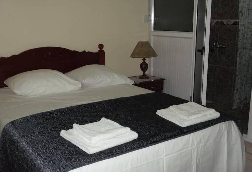 تختخواب و صبحانه Luxor Residence Guesthouse