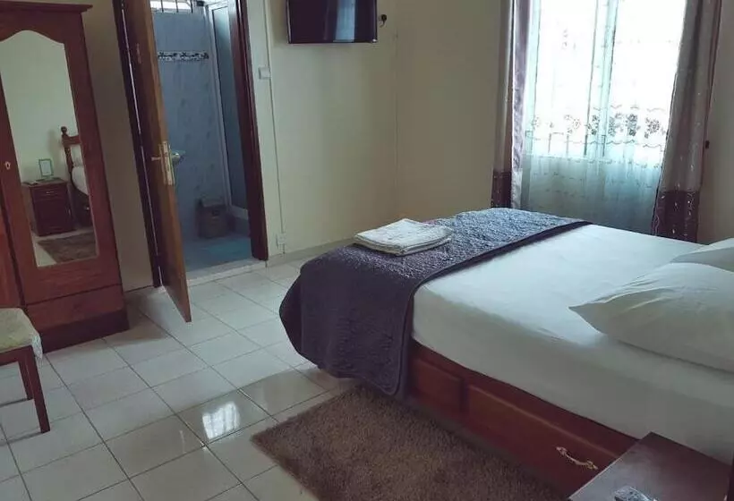 تختخواب و صبحانه Luxor Residence Guesthouse