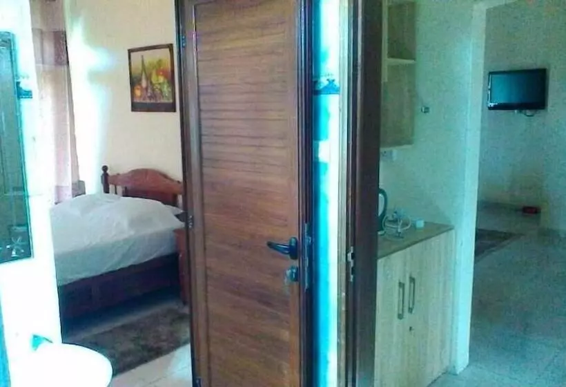 تختخواب و صبحانه Luxor Residence Guesthouse